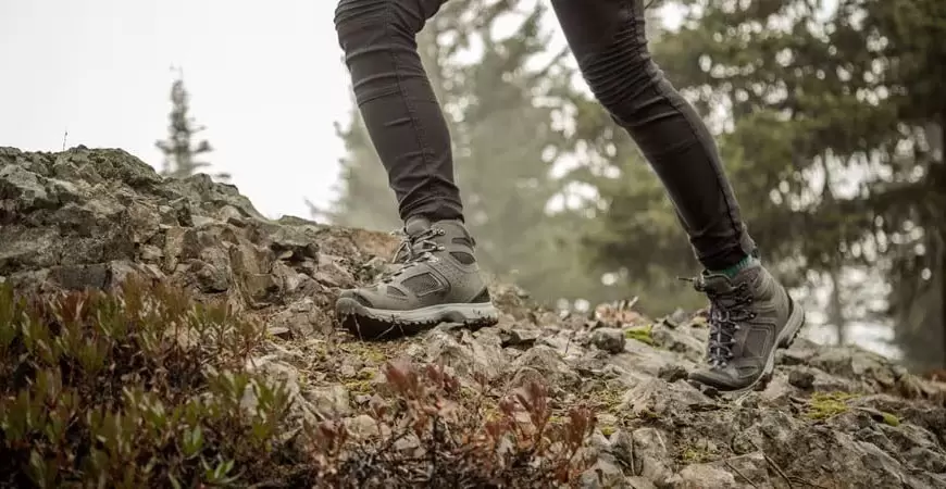 چه کفشی مناسب کوهنوردی است؟ راهنمایی برای انتخاب کفش مناسب برای کوهنوردی