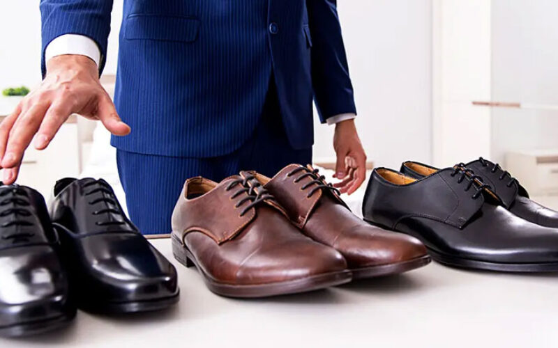 چگونه کفش چرم رسمی مناسب برای محیط اداری و کار انتخاب کنیم؟